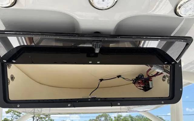 Slide: The Image of Pioneer 222 Sportfish 2025 - 20