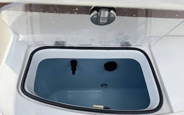 Slide: The Image of Pioneer 222 Sportfish 2025 - 30