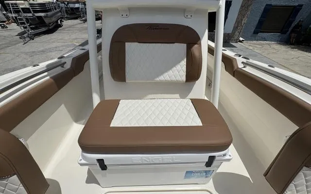 Slide: The Image of Pioneer 222 Sportfish 2025 - 36