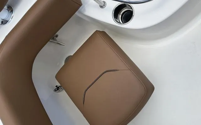 Slide: The Image of Pioneer 222 Sportfish 2025 - 37