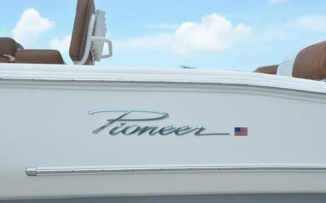 Slide: The Image of Pioneer 222 Sportfish 2025 - 5