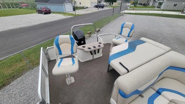 Slide: The Image of Lowe Suncruiser LS224 2008 - 16