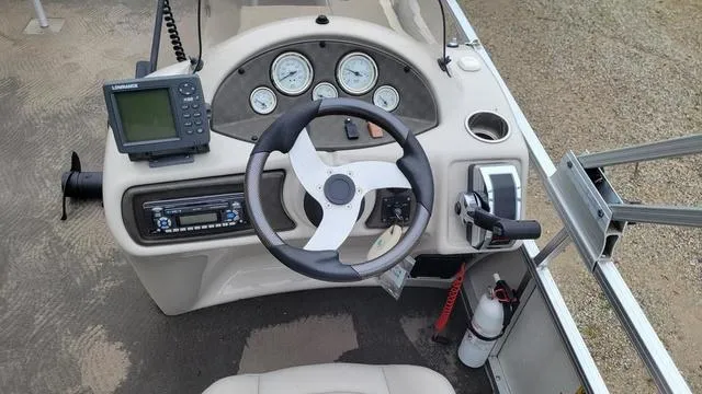 Slide: The Image of Lowe Suncruiser LS224 2008 - 4