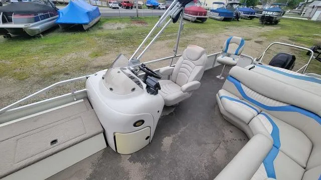 Slide: The Image of Lowe Suncruiser LS224 2008 - 5