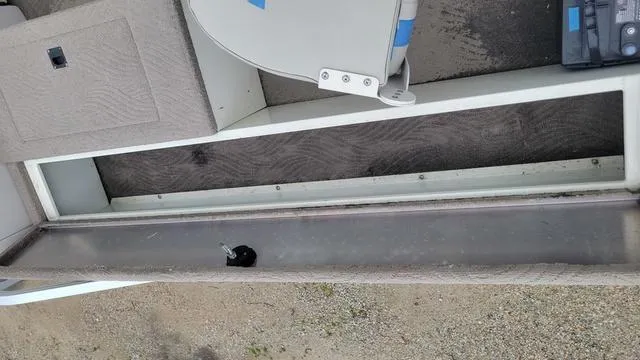 Slide: The Image of Lowe Suncruiser LS224 2008 - 9