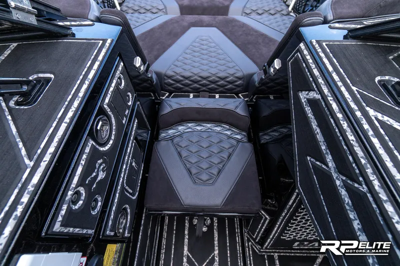 Slide: The Image of Pavati AL26 2022 - 125