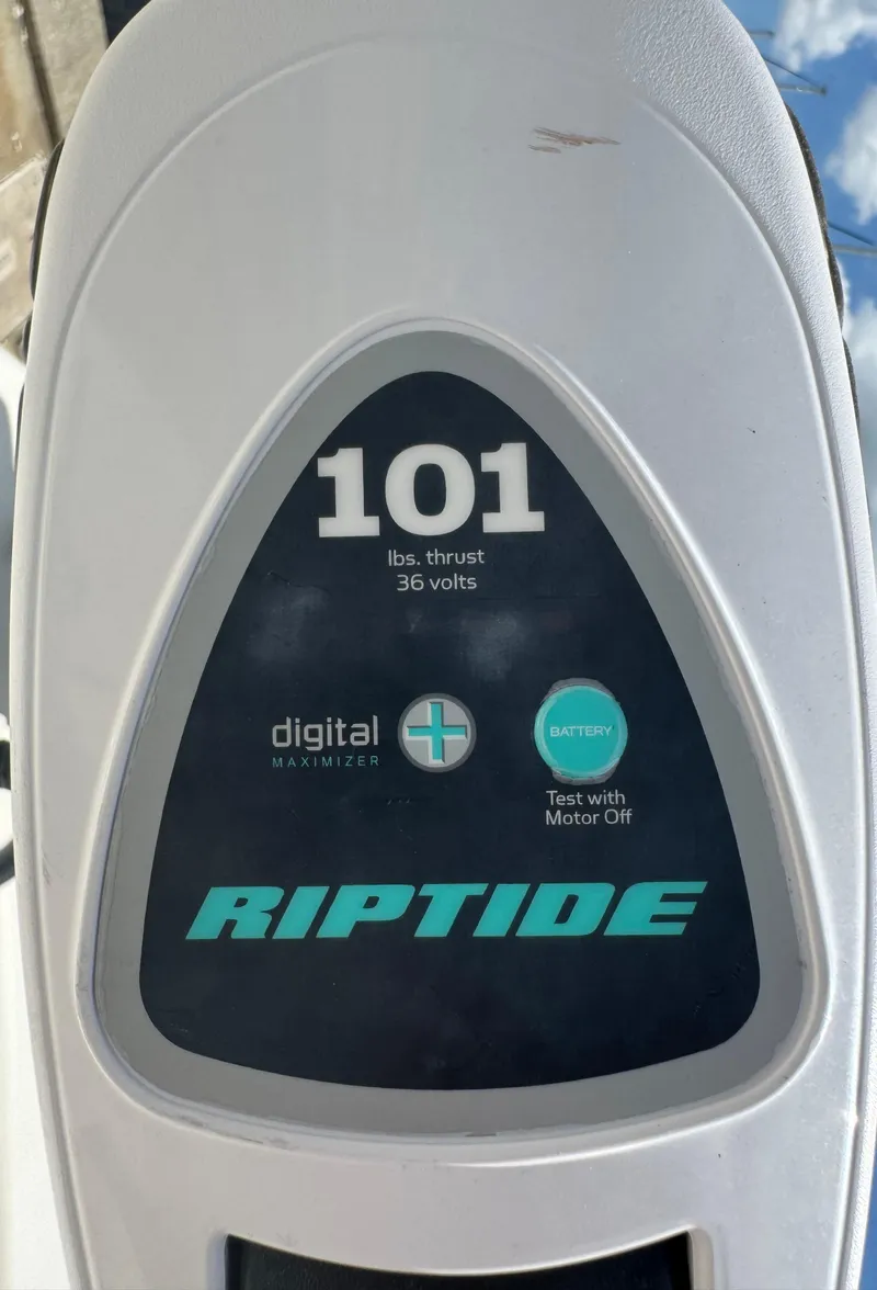 Slide: The Image of Riptide motor with 101 lbs thrust, 36 volts, digital maximizer, Pathfinder 2200 TRS 2014 model. - 9
