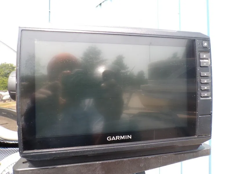 Slide: The Image of Garmin marine GPS device on a 2014 Lowe Stinger ST195 boat. - 20
