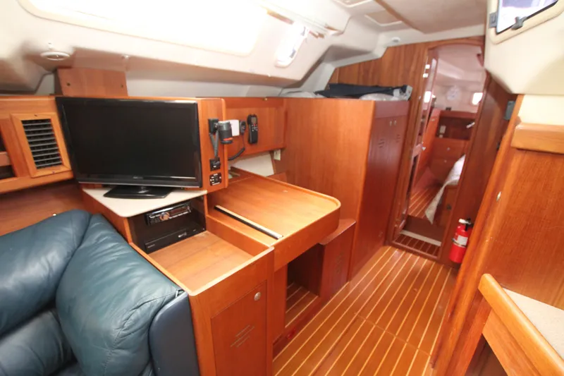 Slide: The Image of Hunter Passage 420 2001 - 54