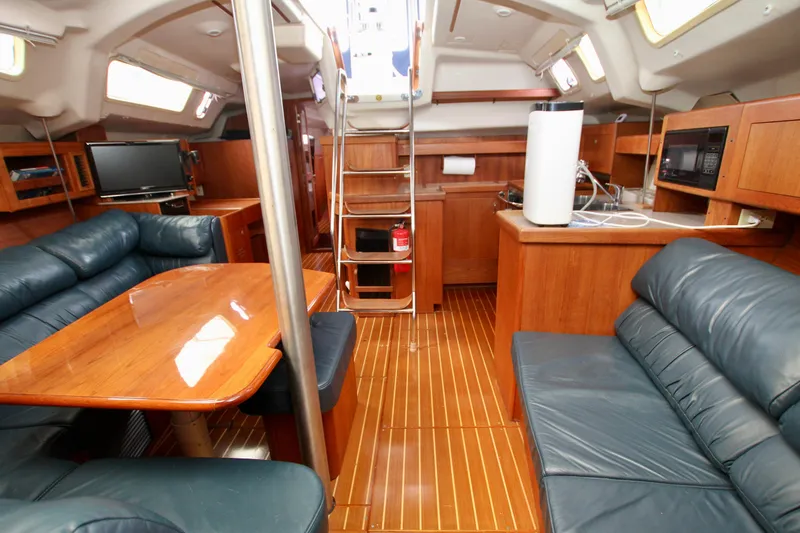 Slide: The Image of Hunter Passage 420 2001 - 55