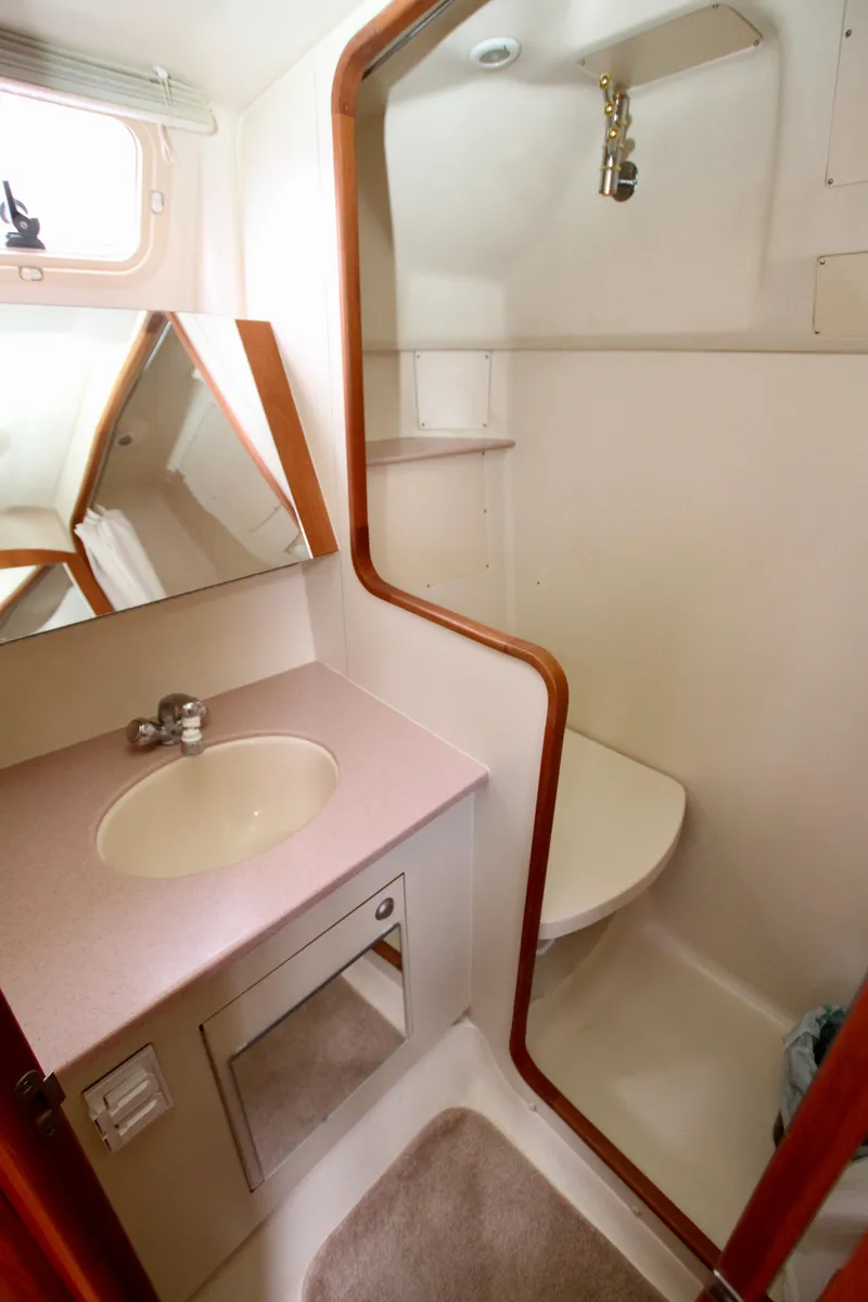 Slide: The Image of Hunter Passage 420 2001 - 56