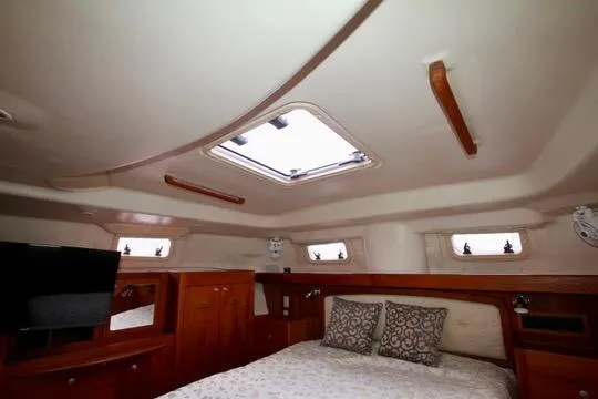 Slide: The Image of Hunter Passage 420 2001 - 61