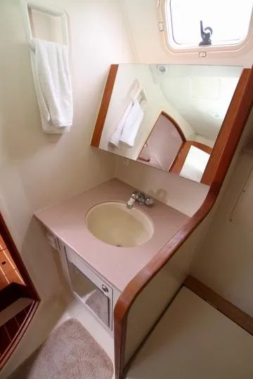 Slide: The Image of Hunter Passage 420 2001 - 62