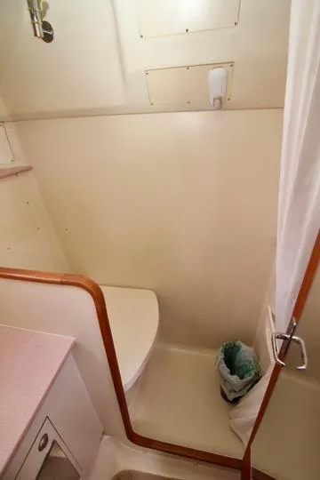 Slide: The Image of Hunter Passage 420 2001 - 64