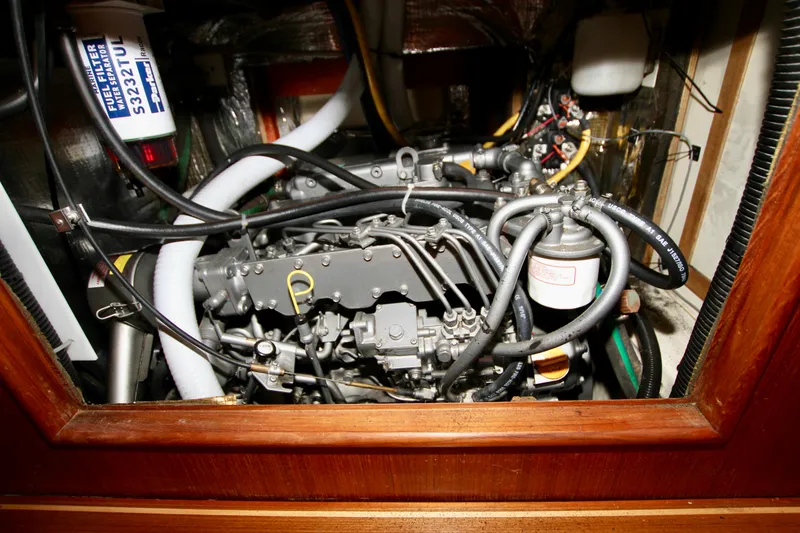 Slide: The Image of Hunter Passage 420 2001 - 67