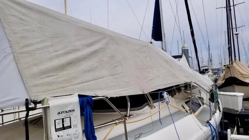 Slide: The Image of Hunter Passage 420 2001 - 73