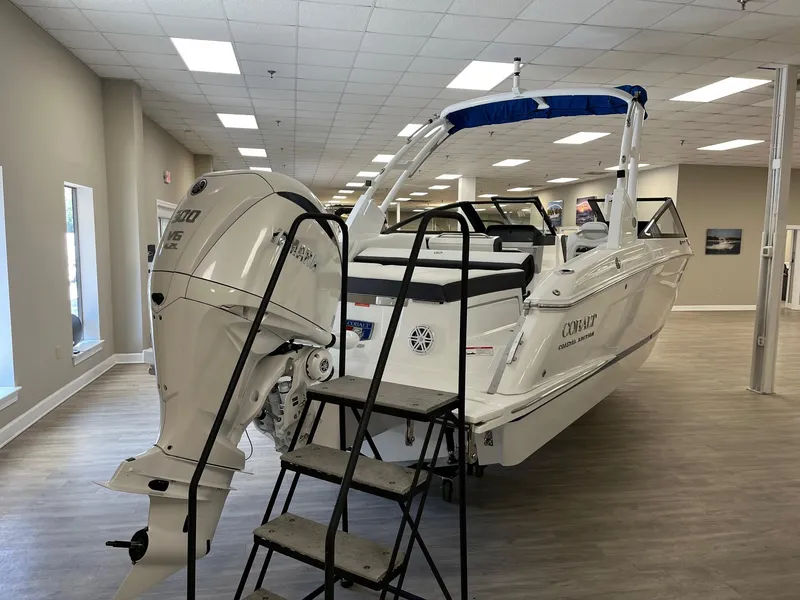 Slide: The Image of Cobalt R4 Outboard 2025 - 6