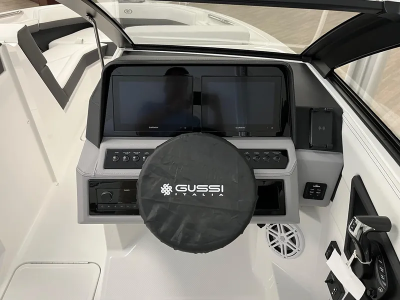 Slide: The Image of Cobalt R4 Outboard 2025 - 9