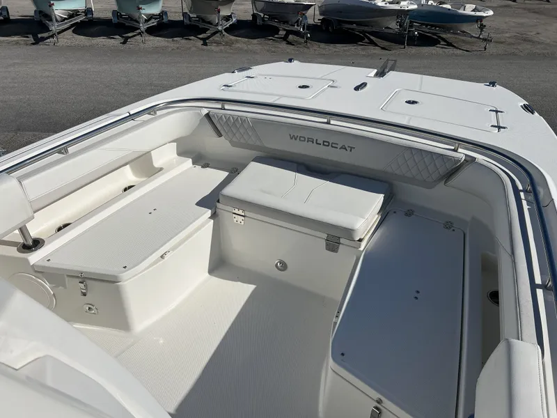 Slide: The Image of World Cat 260CC-X 2023 - 9