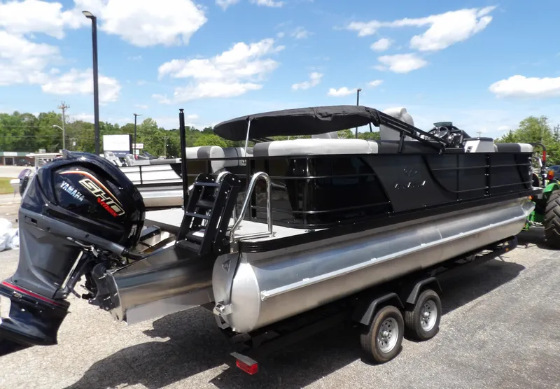 Slide: The Image of Veranda VR22RC 2025 - 11