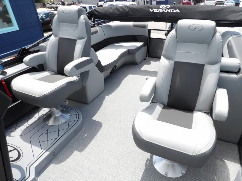 Slide: The Image of Veranda VR22RC 2025 - 15