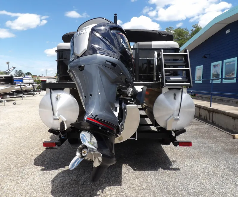 Slide: The Image of Veranda VR22RC 2025 - 3