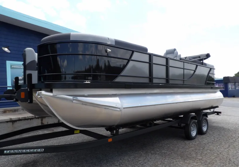 Slide: The Image of Veranda VR22RC 2025 - 5