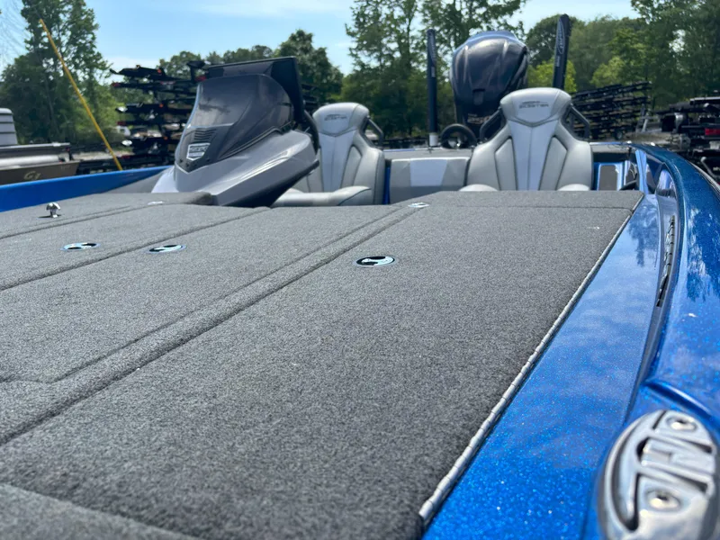 Slide: The Image of Skeeter ZXR20 2021 - 14