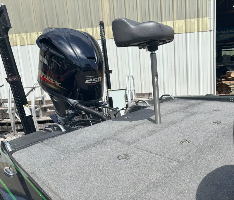 Slide: The Image of 2019 Phoenix 920 PRO XP boat with Yamaha 250 engine and elevated seat. - 18