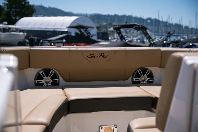 Slide: The Image of Sea Ray SDS 250 SURF 2025 - 10