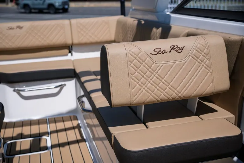 Slide: The Image of Sea Ray SDX 250 Surf 2025 - 13