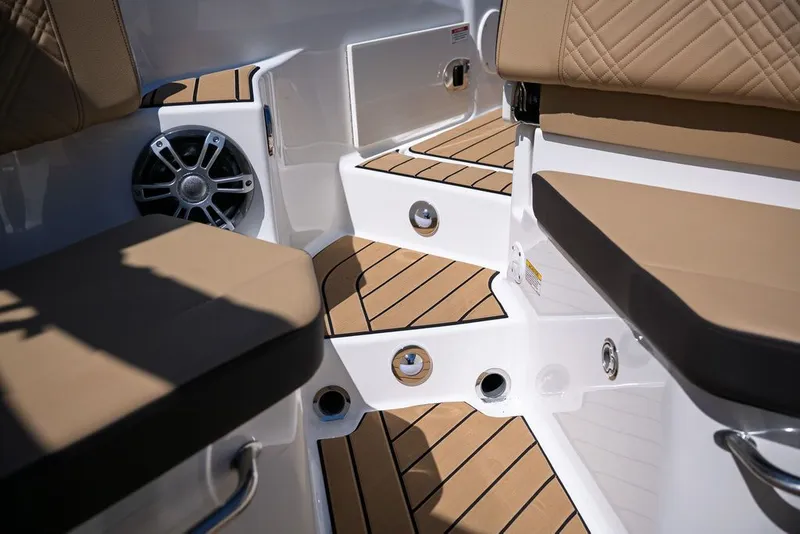 Slide: The Image of Sea Ray SDX 250 Surf 2025 - 16