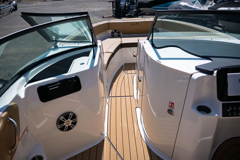 Slide: The Image of Sea Ray SDX 250 Surf 2025 - 8