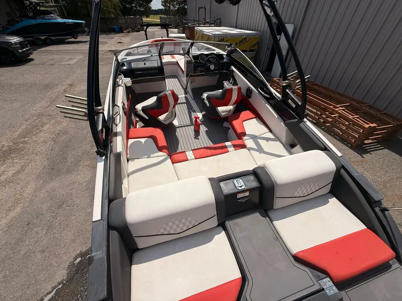 Slide: The Image of Glastron GTS 207 2016 - 12