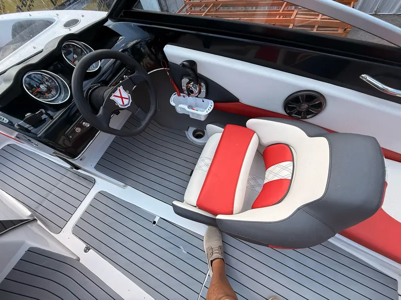 Slide: The Image of Glastron GTS 207 2016 - 19