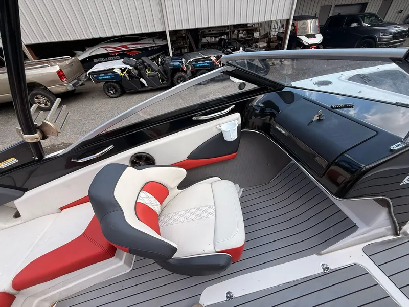 Slide: The Image of Glastron GTS 207 2016 - 22