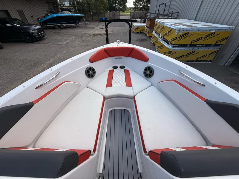 Slide: The Image of Glastron GTS 207 2016 - 24