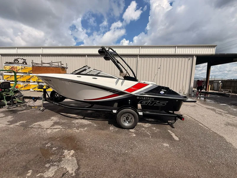 Slide: The Image of Glastron GTS 207 2016 - 3