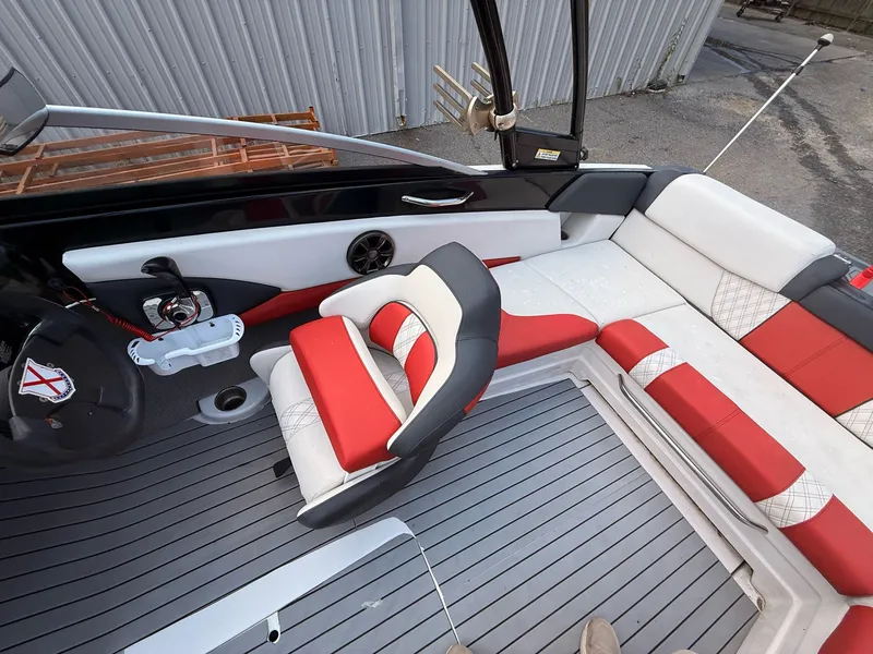 Slide: The Image of Glastron GTS 207 2016 - 36