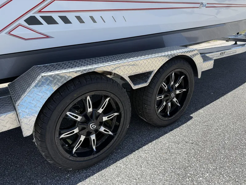 Slide: The Image of Xpress Hyper-Lift Bay Series H24 BAY 2025 - 3