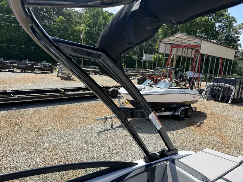 Slide: The Image of Monterey 215SS Super Sport 2025 - 11