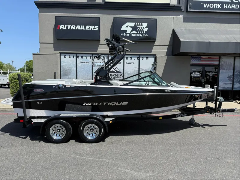 Slide: The Image of Nautique Sport Nautique 200 2012 - 11