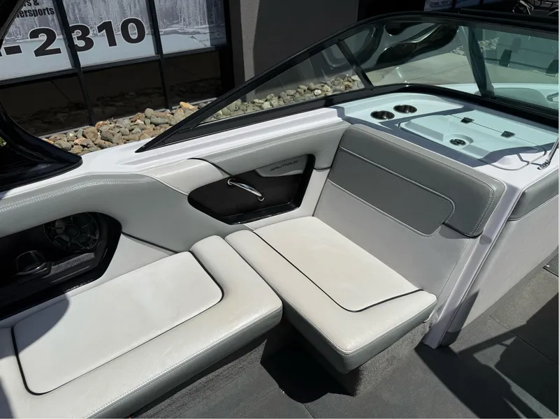 Slide: The Image of Nautique Sport Nautique 200 2012 - 7