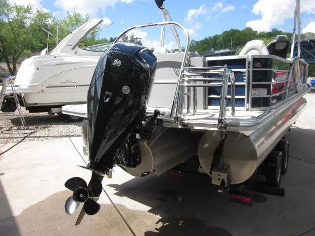 Slide: The Image of South Bay 523FCR 3 PERFORMANCE PKG 2021 - 27