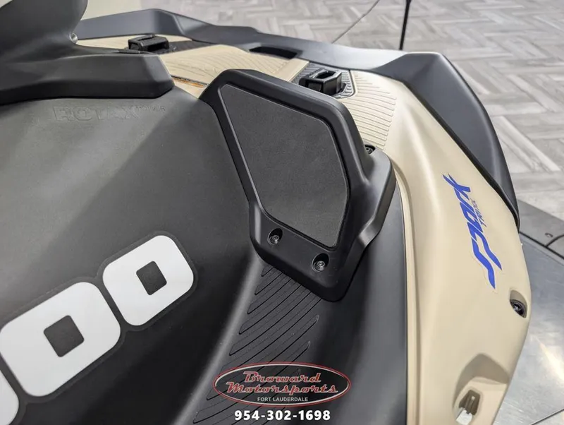 Slide: The Image of Sea-Doo Wake 170 2025 - 17