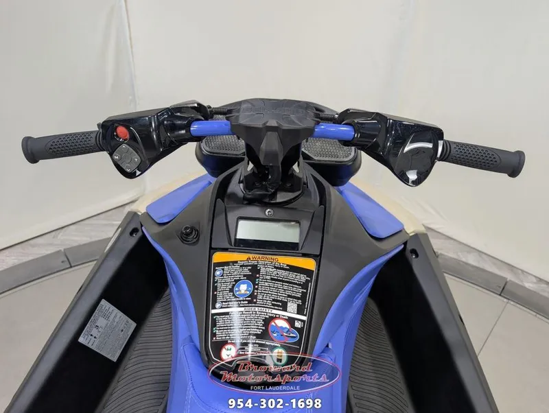 Slide: The Image of Sea-Doo Wake 170 2025 - 18