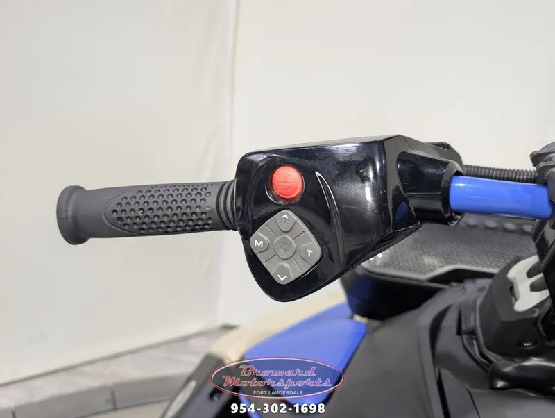 Slide: The Image of Sea-Doo Wake 170 2025 - 19