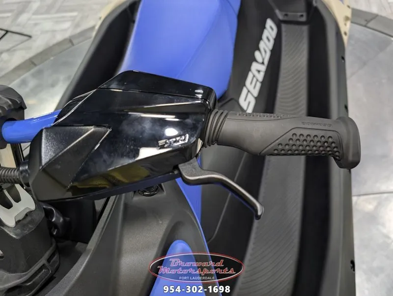 Slide: The Image of Sea-Doo Wake 170 2025 - 22