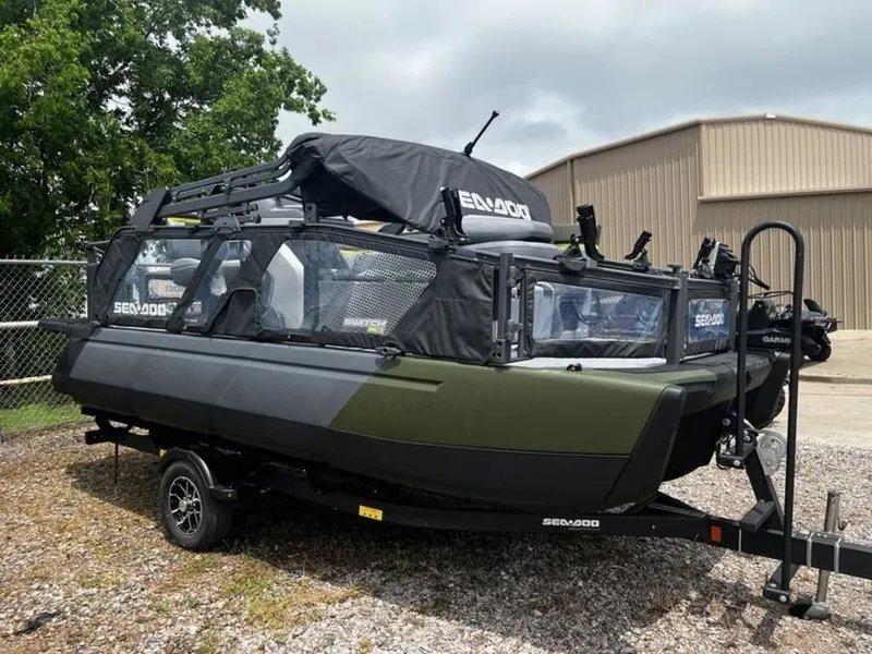 The Image of Sea-Doo Switch Fish 18 2025 - 0