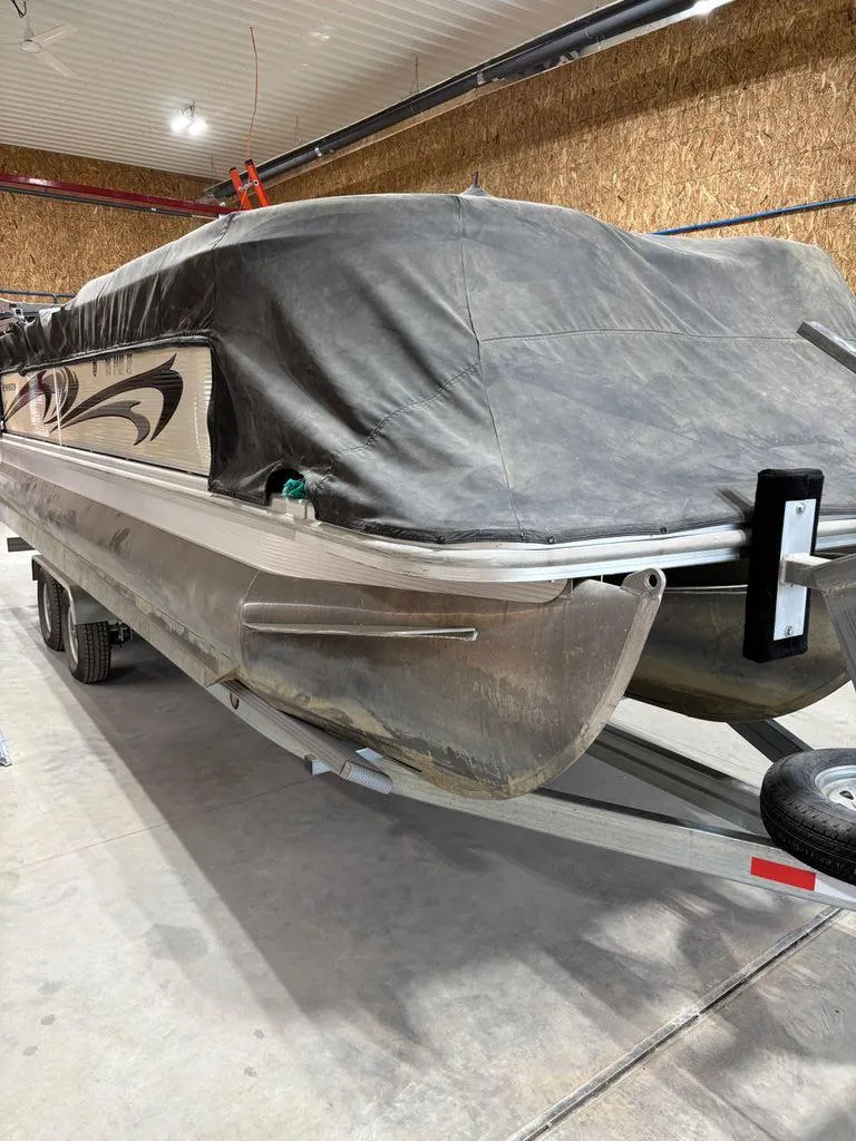 Slide: The Image of Bennington Pontoon 2007 - 2